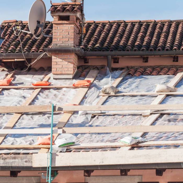 Emergency Roof Repair Guide Illinois Storm Response